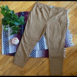 Old navy tan cropped chino pants